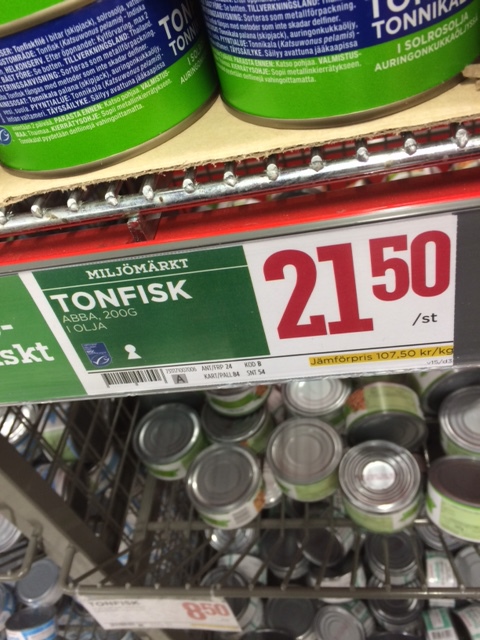 Mer än dubbelt så dyrt för tonfisk som fångats på ett miljömässigt och etiskt schysst sätt.